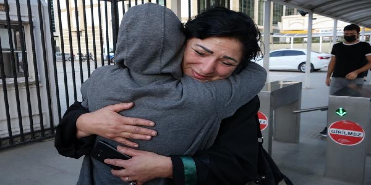 Aileler ayakta alkışladı! Öğrencilerine cinsel istismarda bulunan öğretmene....