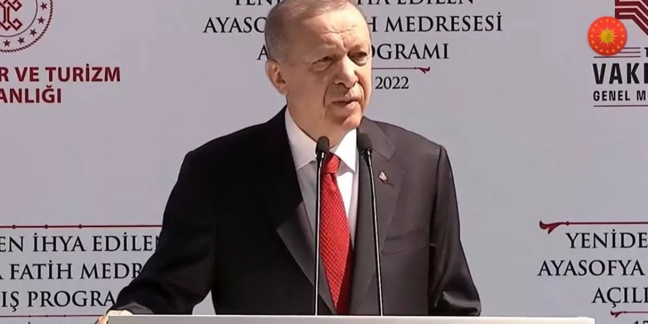 Erdoğan, Ayasofya Fatih Medresesi Açılış Programı'nda: 'Ayasofya'yı asli kimliğinden koparan zihniyet bu medreseye de tahammül edememiştir'