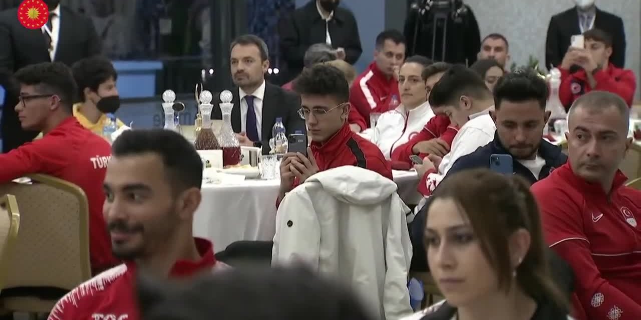 ERDOĞAN: TÜRKİYE SPORDA DA FETRET DÖNEMİNİ GERİDE BIRAKTI