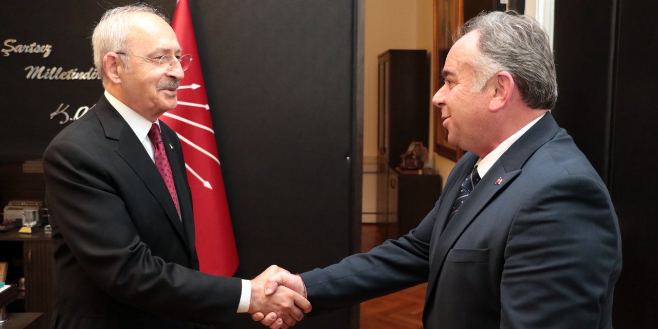 GERMENCİK BELEDİYE BAŞKANI ÖNDEŞ, 1000 GÜNLÜK FAALİYET RAPORUNU KILIÇDAROĞLU’NA SUNDU