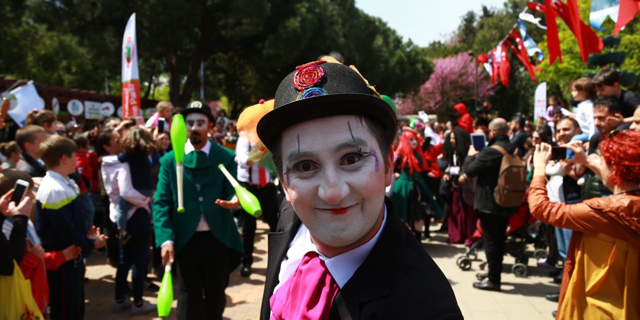 KADIKÖY'DE 3 GÜN 7 NOKTADA 23 NİSAN ŞENLİĞİ