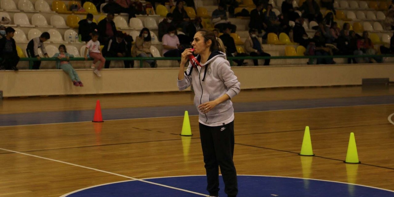 BURHANİYE BELEDİYESPOR'DAN GELECEĞİN BASKETÇİLERİNİ YETİŞTİRMEK ÜZERE YETENEK TARAMASI