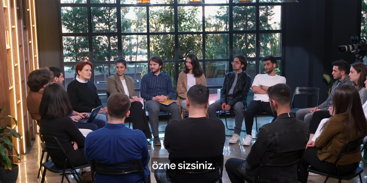 AKŞENER’İN DİNLEDİĞİ GENÇ: “TÜRKİYE’DE ÖĞRENCİ OLMAK ‘SURVİVOR’ GİBİ. BÖYLE BİR GENÇLİKTEN UMUT BEKLENEMEZ”