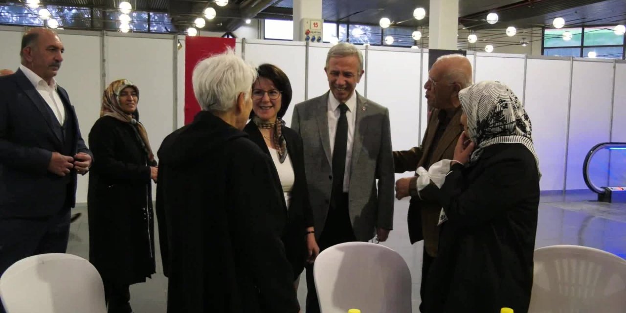 MANSUR YAVAŞ, ŞEHİT YAKINLARI VE GAZİLERLE İFTARDA BİR ARAYA GELDİ