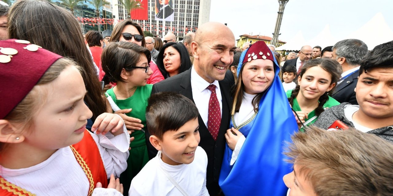 BAŞKAN SOYER’DEN 23 NİSAN MESAJI: “İHTİYACIMIZ OLAN TEK ŞEY YENİDEN CUMHURİYET RUHU İLE KENETLENMEK VE ÇALIŞMAK”