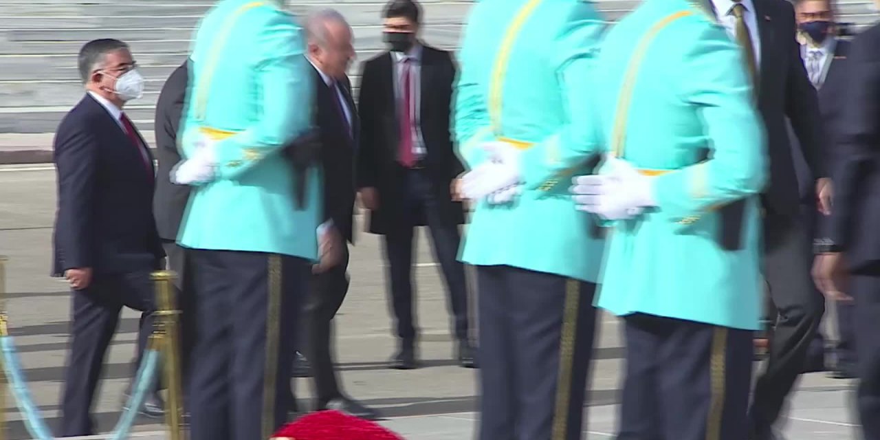 TBMM’NİN AÇILIŞININ 102. YILI… TBMM’DEKİ ATATÜRK ANITI ÖNÜNDE TÖREN DÜZENLENDİ