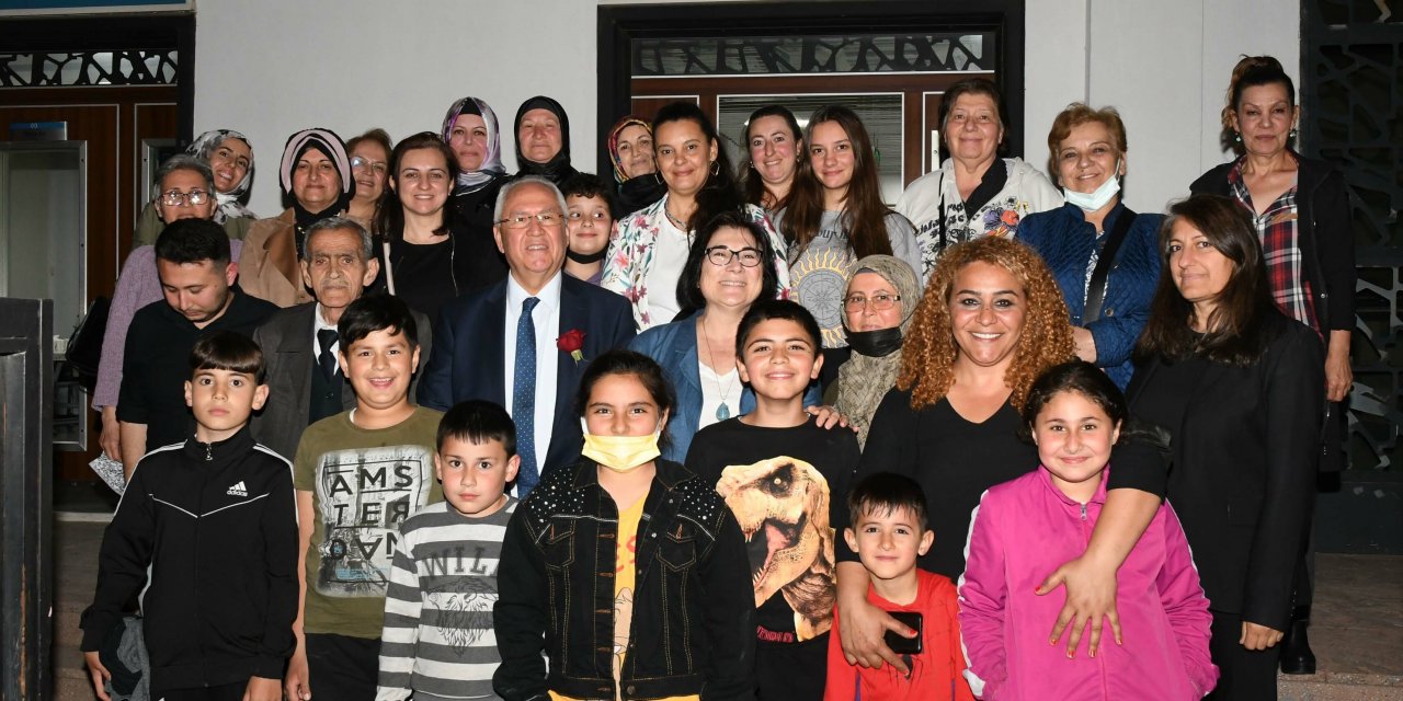 KARABAĞLAR BELEDİYESİ BARIŞ SEMT MERKEZİ'NİN KURSİYER KADINLARINDAN İFTAR