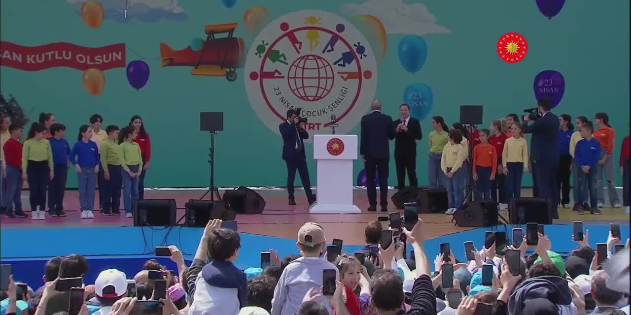 ERDOĞAN: ÇOCUKLARIN KULAKLARI BOMBA SESLERİYLE DEĞİL BURADA OLDUĞU GİBİ AKRANLARININ NEŞELİ SESLERİYLE ÇINLAMALIDIR