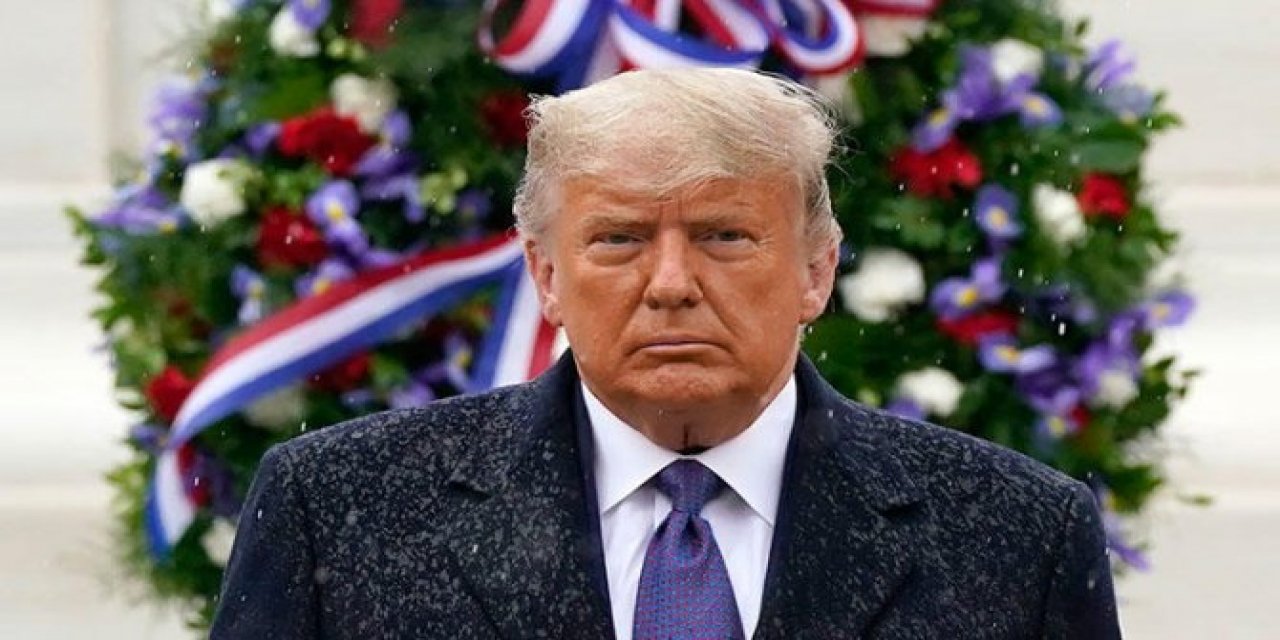 Trump'tan büyük gaf, o hareketi olay oldu! Seçim gecesinden sonra ilk kez görütülendi!