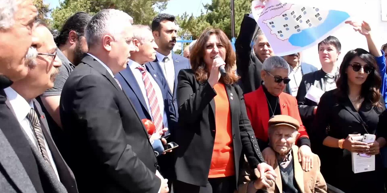 CHP HEYETİ PAZARÖREN KÖY ENSTİTÜSÜ'NE ALINMADI