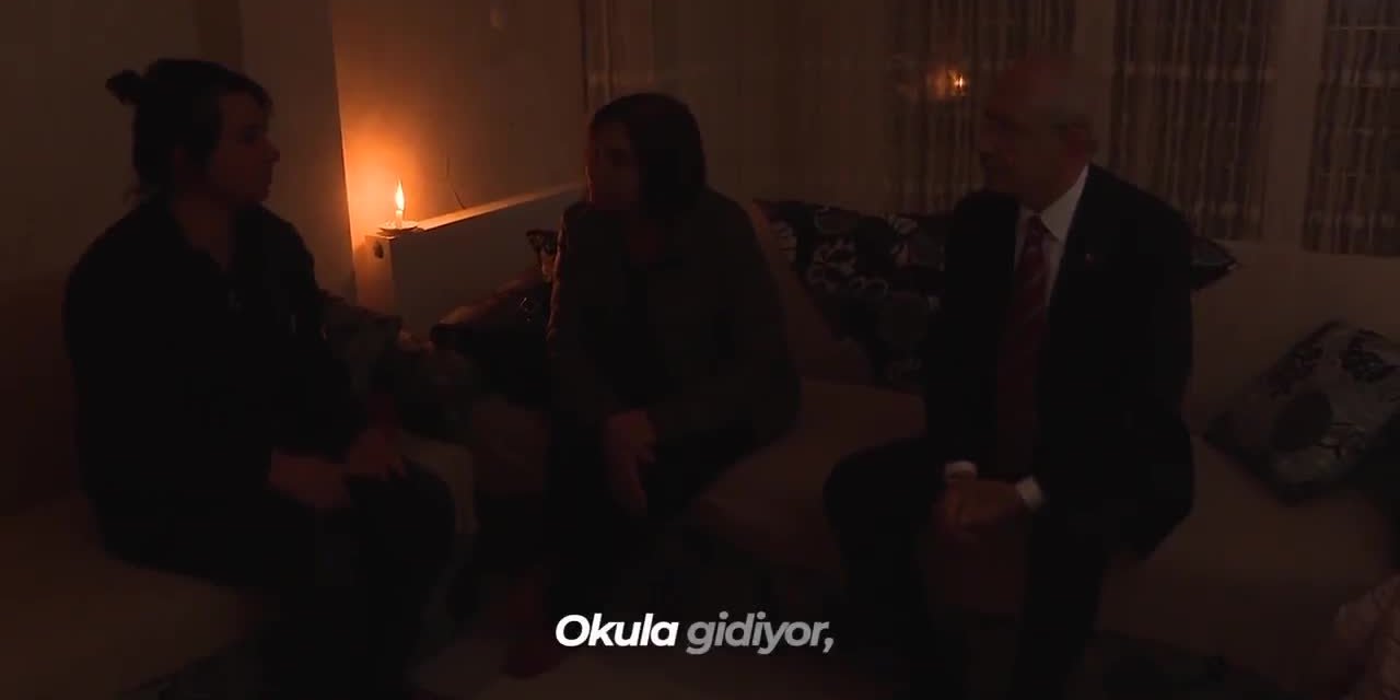 KILIÇDAROĞLU: "BU KARANLIKLAR NE ZAMAN AYDINLANIR BİLİYOR MUSUN SEVGİLİ ÜLKEM? SİZ BÖYLE YOKLUKLARI FARK ETMEYE BAŞLAYINCA"