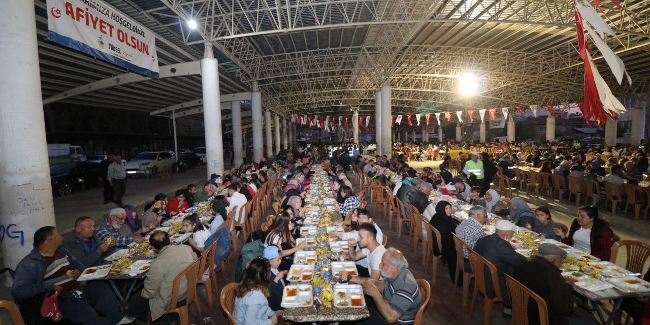 HONAZ BELEDİYE BAŞKANI KEPENEK İFTARDA KAKLIK MAHALLESİ SAKİNLERİİLE BULUŞTU