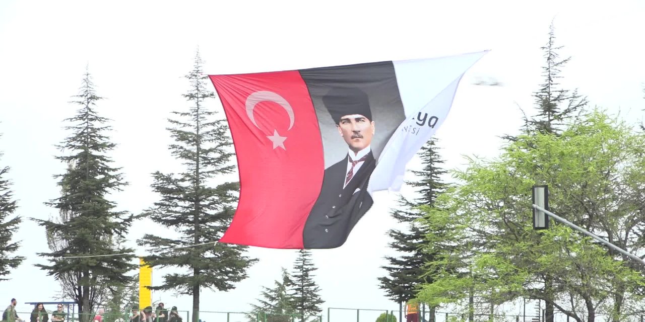 ÇANKAYA BELEDİYESİ ÇOCUK KOROSUNDAN  23 NİSAN'I KUTLAMASI