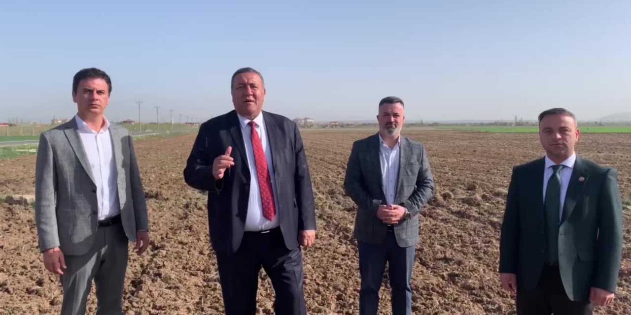 CHP’Lİ GÜRER: “ÇİFTÇİYE MORAL VERİYORUZ DİYE GERÇEKÇİ OLMAYAN VAATLERDE BULUNMAYIN”