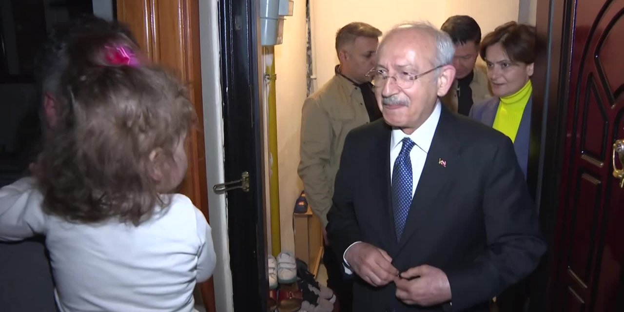 KILIÇDAROĞLU BU KEZ İSTANBUL’DA ELEKTRİKSİZ AİLEYİ ZİYARET ETTİ: AVRUPALILAR ARADILAR BİZDE ELEKTRİK KESİLİNCE, ''SİZDE DE ELEKTRİKLER ÖDEMEDİĞİNDE KESİLİYOR MU DİYE SORDUM; HAYIR' DEDİLER”