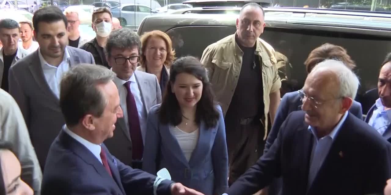 KILIÇDAROĞLU ÜNİVERSİTE ÖĞRENCİLERİNİN SORULARINI YANITLADI: “SİYASİ TALİMATA GÖRE EĞER BİR YARGIÇ KARAR VERİYORSA O, YARGIÇ DEĞİLDİR”