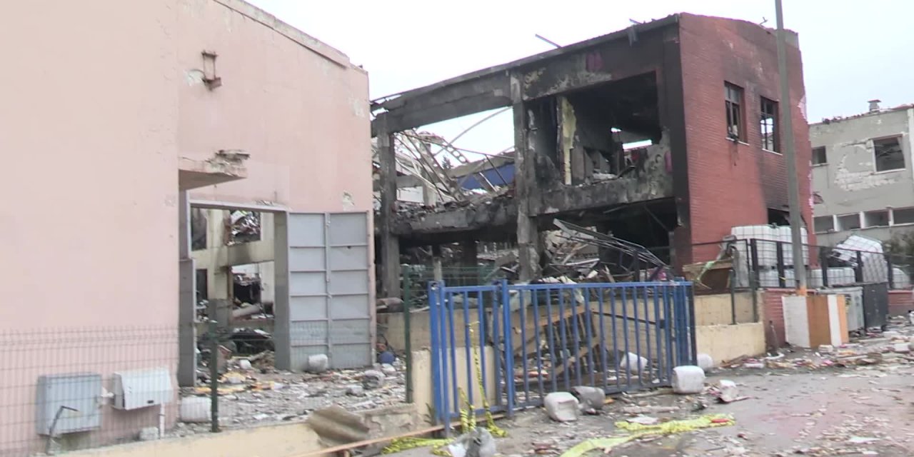 EKREM İMAMOĞLU TUZLA’DA YANAN FABRİKADA İNCELEME YAPTI