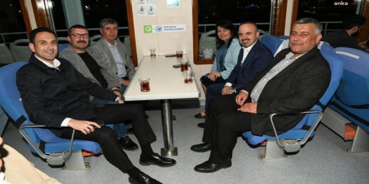 Erdoğan '200 liracık' demişti: AKP'li isimler 1915 Çanakkale Köprüsü yerine feribotu tercih etti!