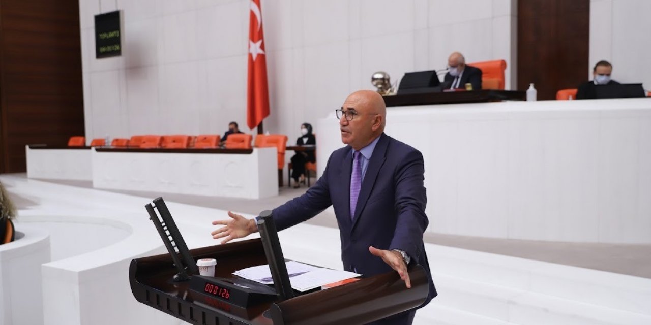 MAHMUT TANAL MÜCELLA YAPICI’DAN MESAJ GETİRDİ: “İNSANLIK YARARINA ÇALIŞTIĞIM İÇİN CEZALANDIRILIYORUM. BU, BENİM AĞRIMA ÇOK GİDİYOR”