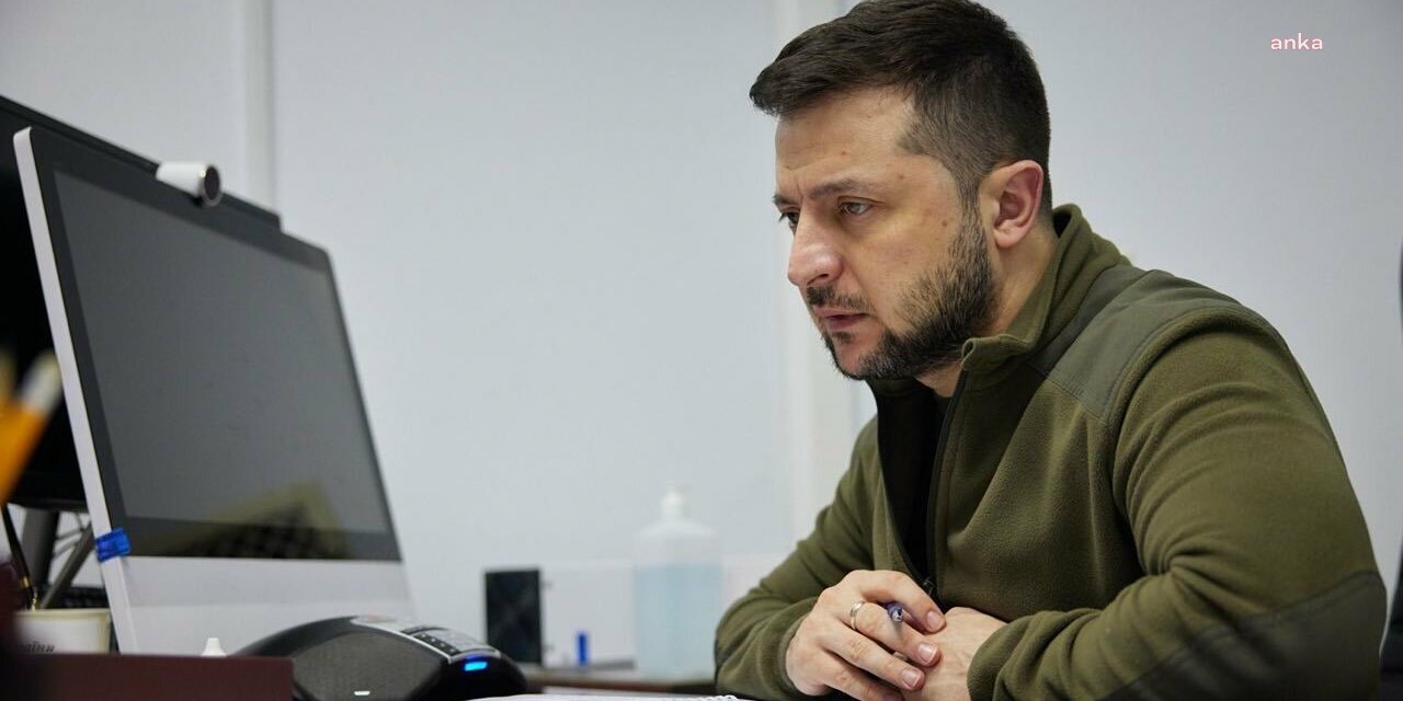 ZELENSKİ: AZOVSTAL'DAKİ SİVİLLERİN TAHLİYESİ  BAŞLADI