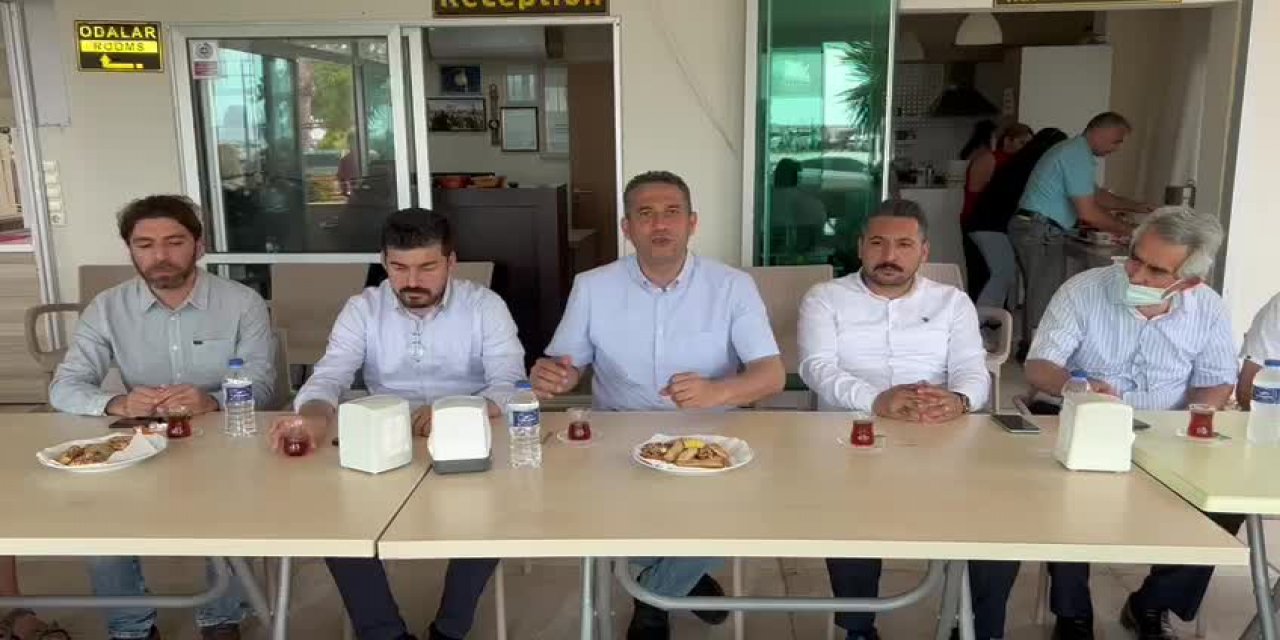ALİ MAHİR BAŞARIR: CUMHURBAŞKANI, SEN SARAYDA HALKLA ARANDA KOCAMAN DUVARLAR YAPABİLİRSİN. AMA MERSİNLİ DUVARLARI SEVMEZ, O DUVARI YIKAR