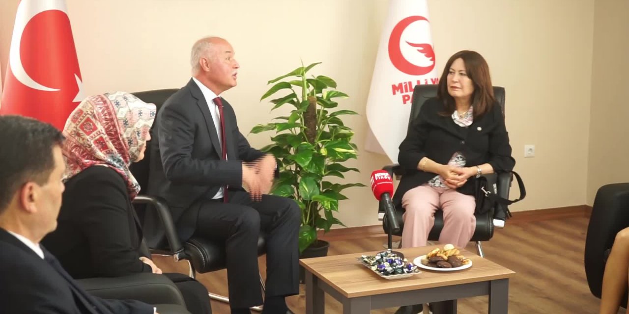 SİYASİ PARTİLER ARASINDA BAYRAMLAŞMA... İYİ PARTİ, DEVA VE YENİDEN REFAH PARTİSİ MİLLİ YOL PARTİSİİLE BAYRAMLAŞTI