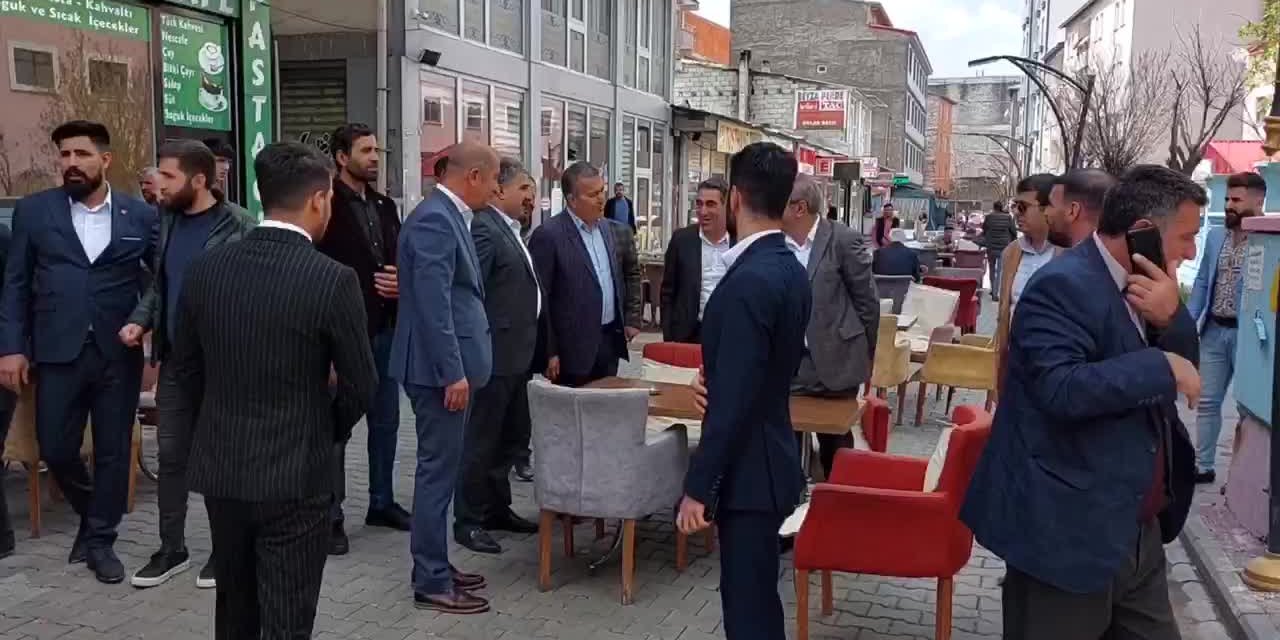 CHP PATNOS’TA ÜYE KATILIM TÖRENİ DÜZENLEDİ: “TÜRKİYE’DE ÖZGÜRLÜĞÜN, BARIŞIN YANA OLAN SİZ GENÇLERLE İKTİDAR OLACAĞIMIZI İNANIYORUM”