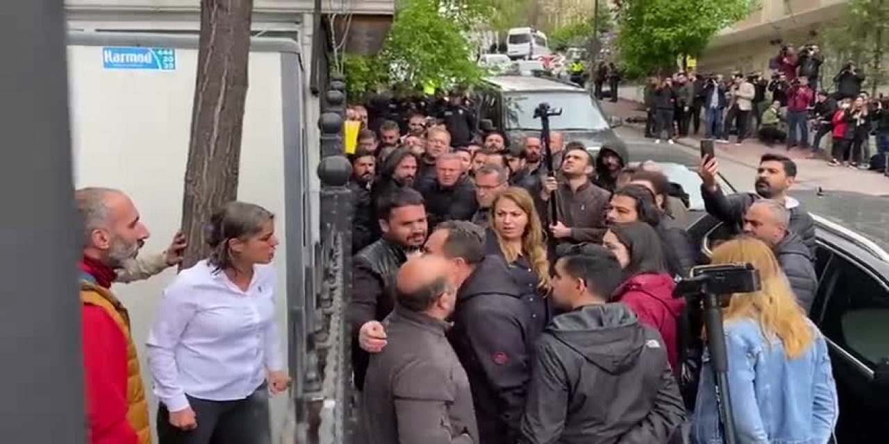 BİR KİŞİNİN, HDP'Lİ BAŞARAN'A YÖNELİK "ÇİVİLERİM SENİ" SÖZLERİNE CHP'LİÖZEL'DEN TEPKİ