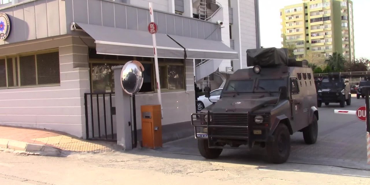 MERSİN'DEKİ IŞİD OPERASYONUNDA 2 KADIN CANLI BOMBA YAKALANDI