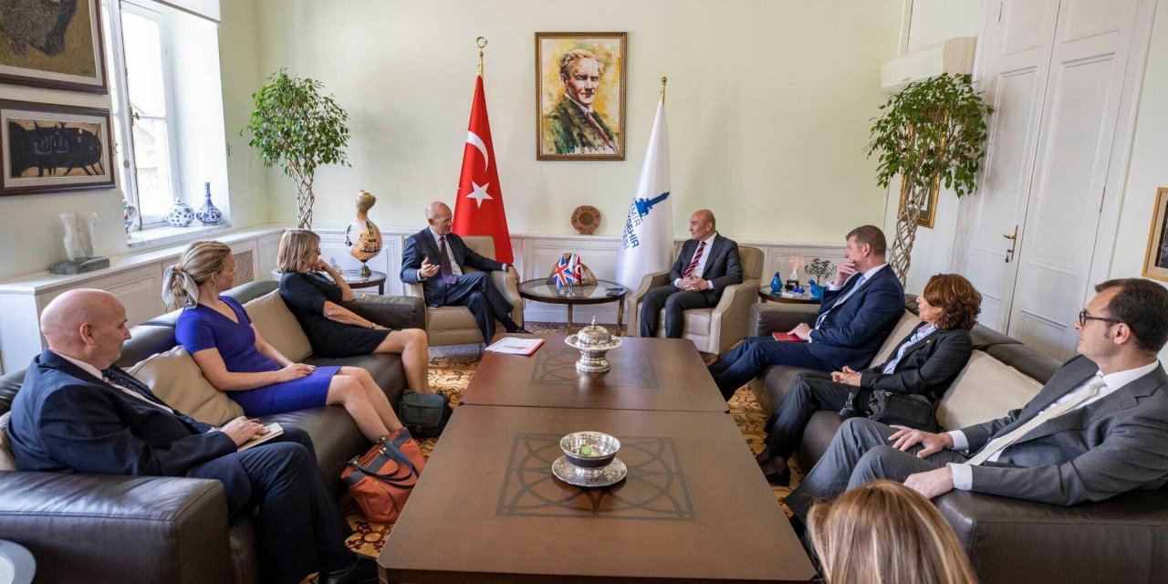 İNGİLTERE BÜYÜKELÇİSİ’NDEN İZMİR BÜYÜKŞEHİR BELEDİYESİ’NE ZİYARET