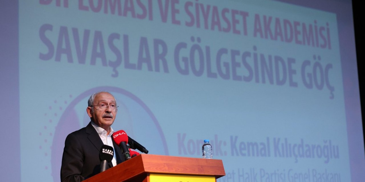 Kılıçdaroğlu: Göçmenlere yönelik ırkçılığı çağrıştıran söylemlerden özenle kaçınmak lazım