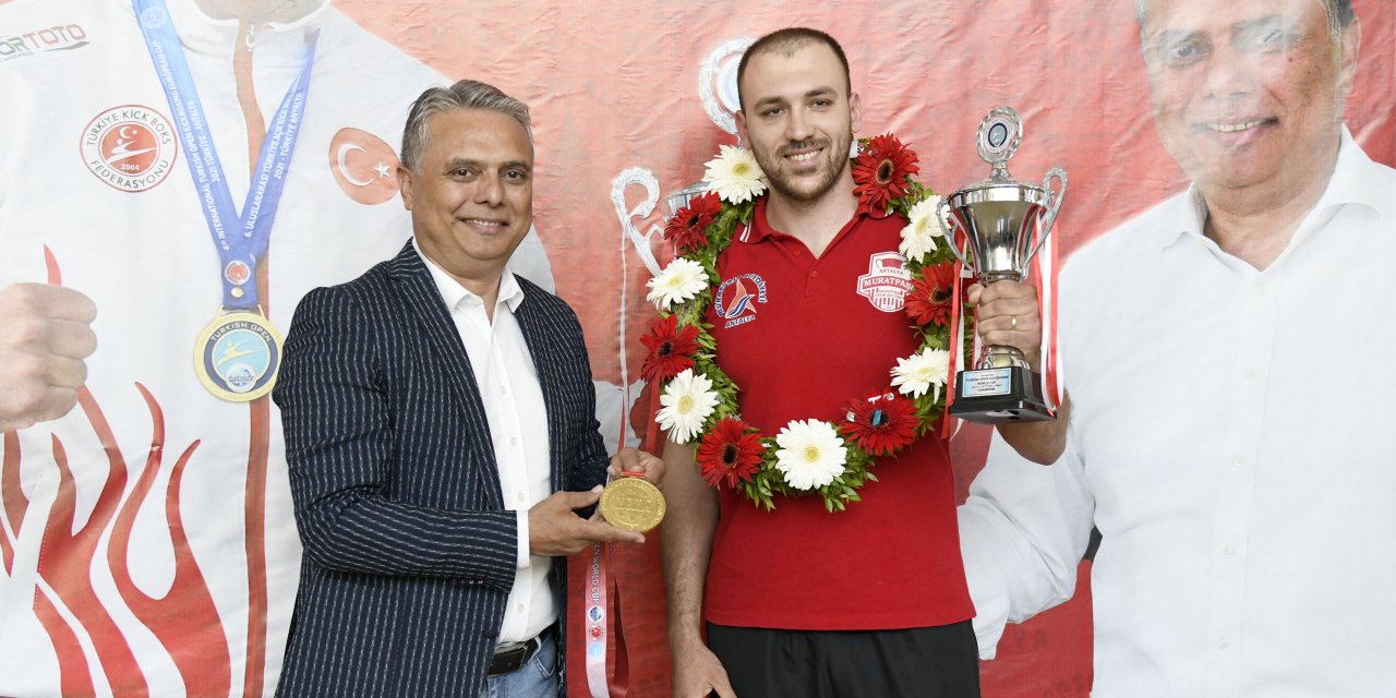 Başarısının sırrı klasik müzikte