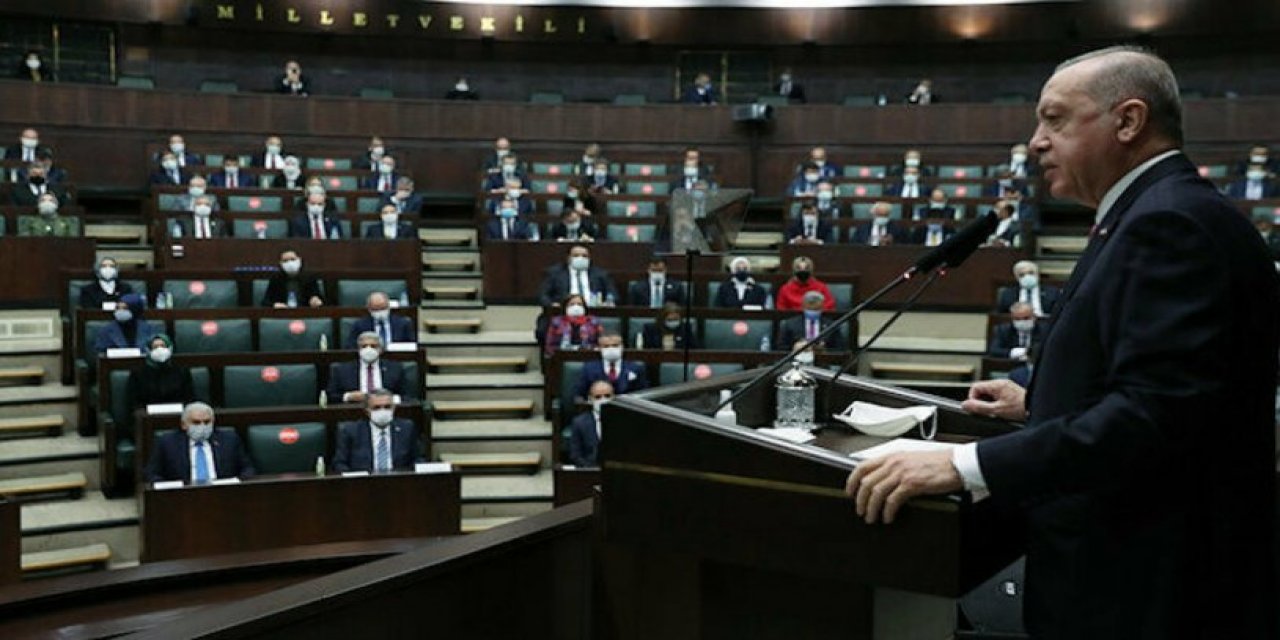 Uğur Dündar: AKP kaynaklarından iyi haber alan bir dostum aradı, 'Şapkadan çıkacak bir tavşan kalmış' dedi