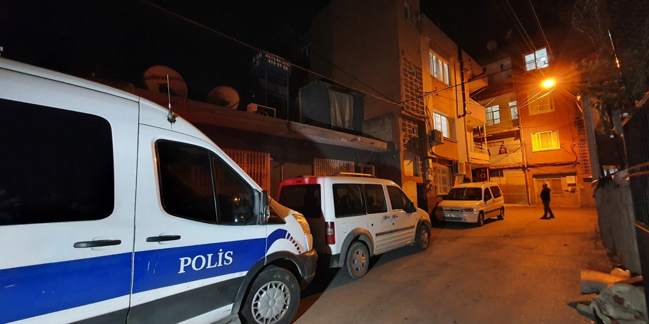 Bıçaklanan kadın kendisini yaraladığını söyledi, polis şüphe üzerine eşini gözaltına aldı