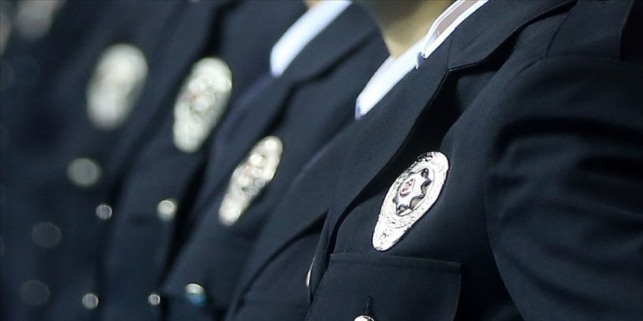 İddia: FETÖ liderinin 'okuduğu' rütbeleri takan polis müdürleri hala görevde