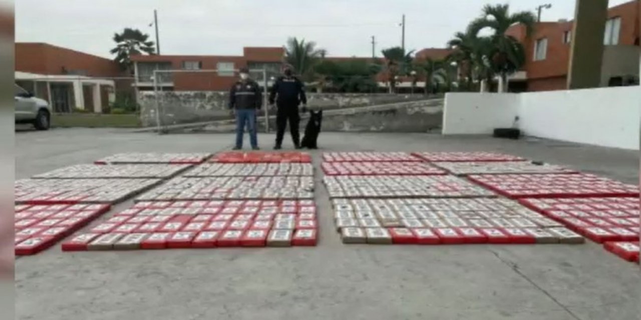 Yine muz konteyneri, yine Mersin: Ekvador polisi yüzlerce kiloluk kokain sevkiyatı ele geçirdi
