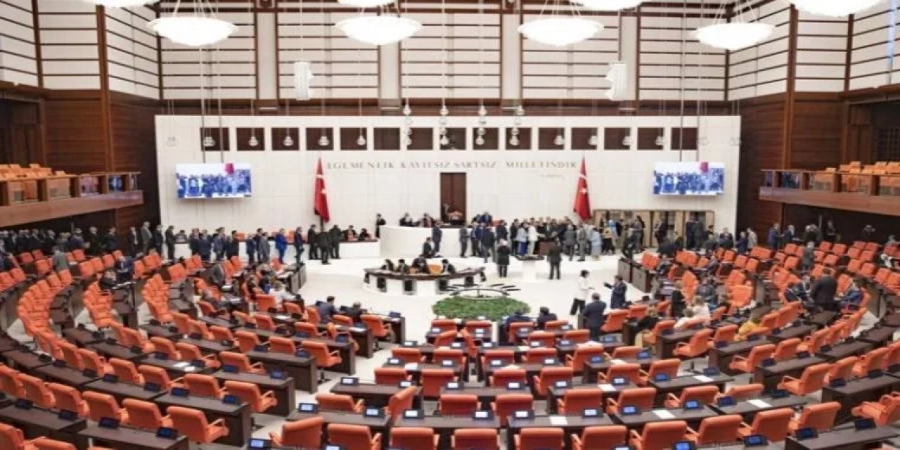 Bedelli askerlik düzenlemesini de içeren kanun teklifi TBMM Genel Kurulunda kabul edildi