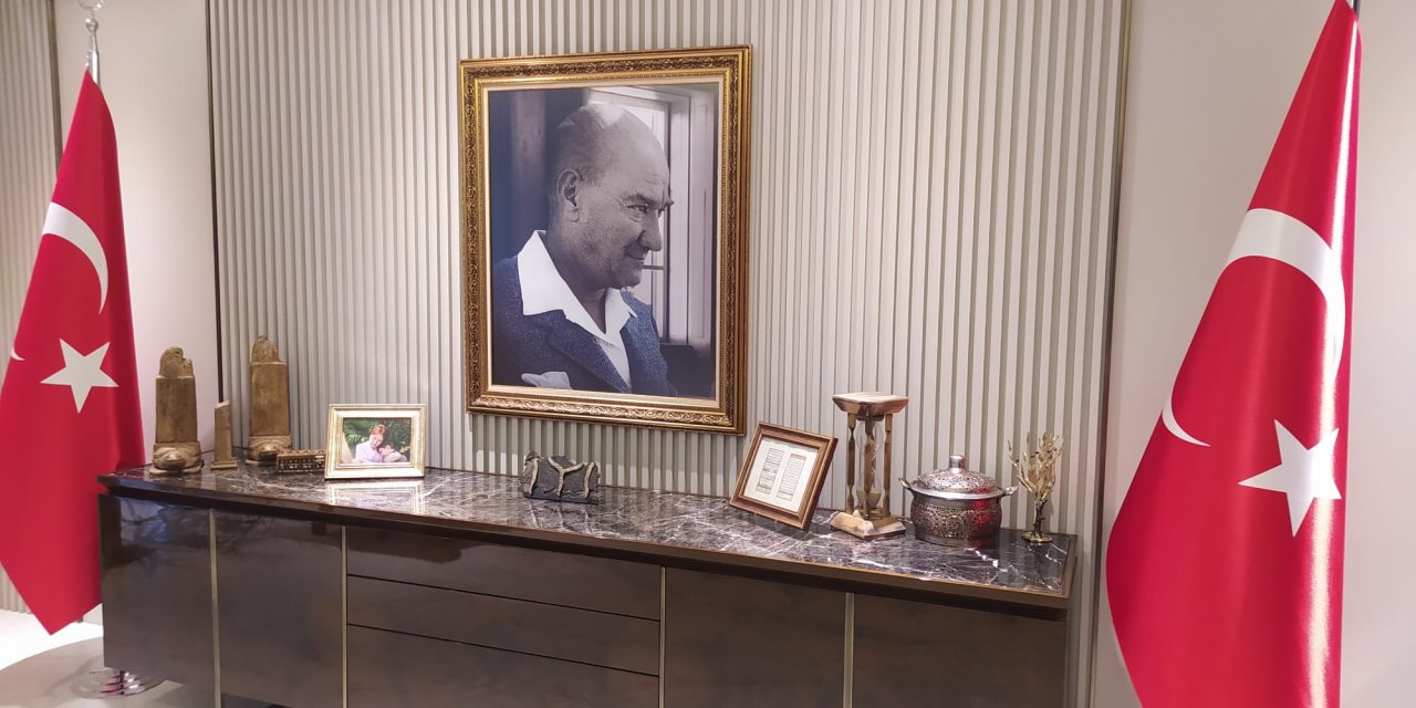 Meral Akşener bizzat seçti: Altılı masanın arkasındaki konsolda dikkat çeken simgeler