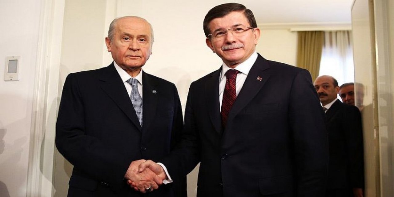 Davutoğlu, erken seçim için Bahçeli'yi işaret etti: 'Her an bir hamle bekliyorum'