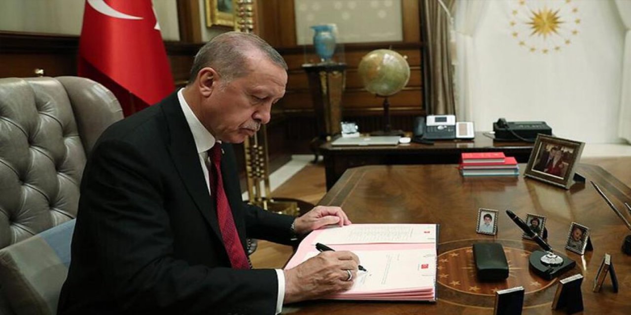 Erdoğan’dan gece yarısı görevden alma kararları