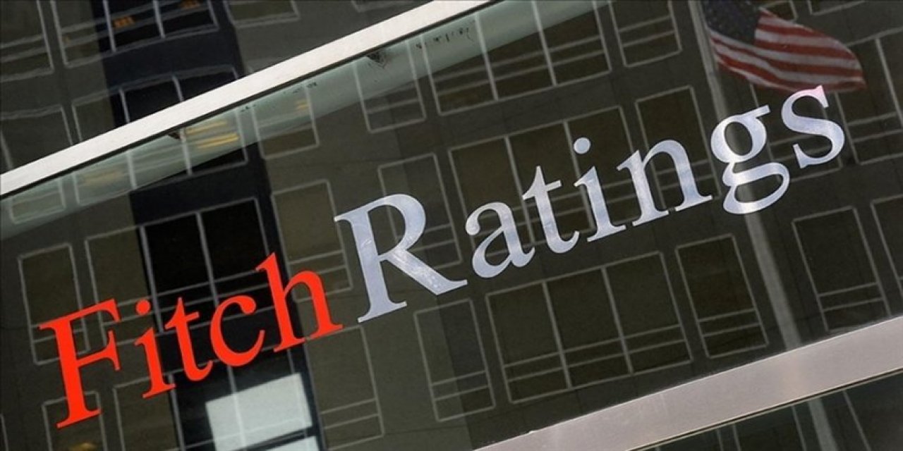 Fitch, Türkiye'nin kredi notunu düşürdü!