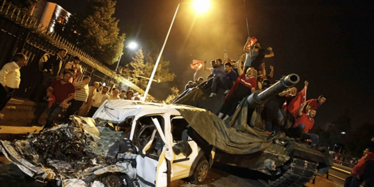 15 Temmuz anısı: 'AKP'li vekil arayıp 'Bakarsın ilerleyen saatlerde hava değişir, kendini ateşe atma' dedi, şu an üst düzey yönetici'