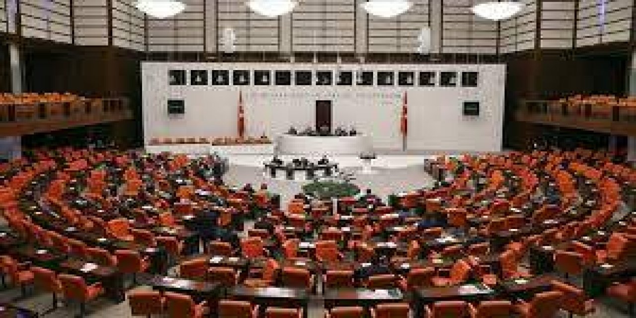 Kimse bunu fark etmedi... AKP'li Bakan yardımcısı Meclis'e kendi kendini af ettiren yasa tasarısı getirdi!