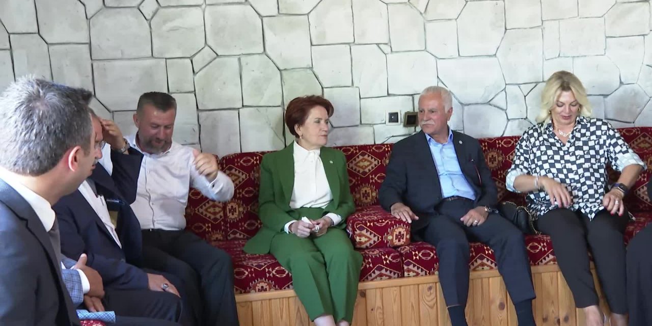 Akşener 'kız istemeye' gitti, damadın kahvesine tuz atılıp atılmadığını kontrol etti