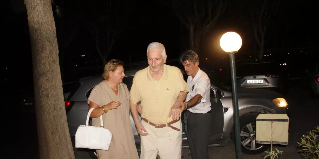 Tahliye olan Çevik Bir Bodrum'daki evine geldi