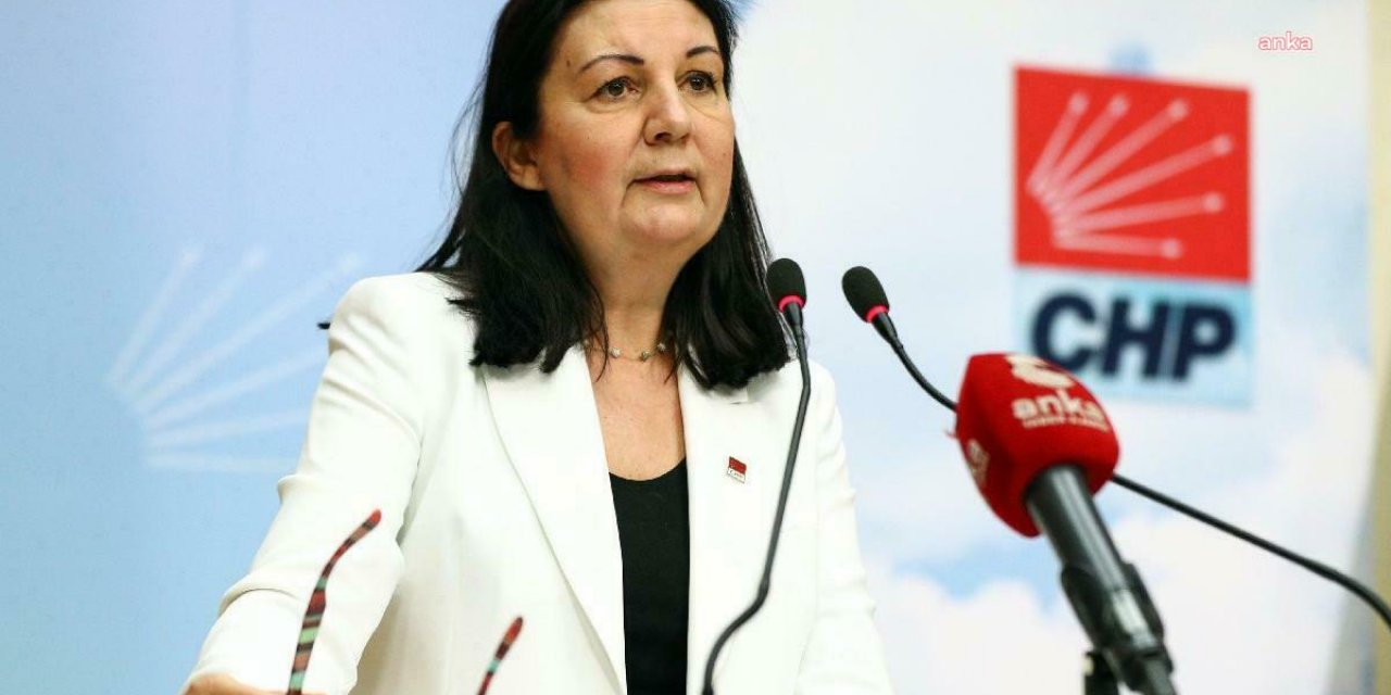 LALE KARABIYIK’TAN BAKAN ÖZER’E: “MİLLİ EĞİTİM BAKANLIĞI'NI MİLLİ EĞİTİM BAKANI MI, YOKSA UZMAN VE BAŞÖĞRETMENLİK SINAVININ YAPILMASINI TALEP EDEN SENDİKALAR MI YÖNETİYOR”