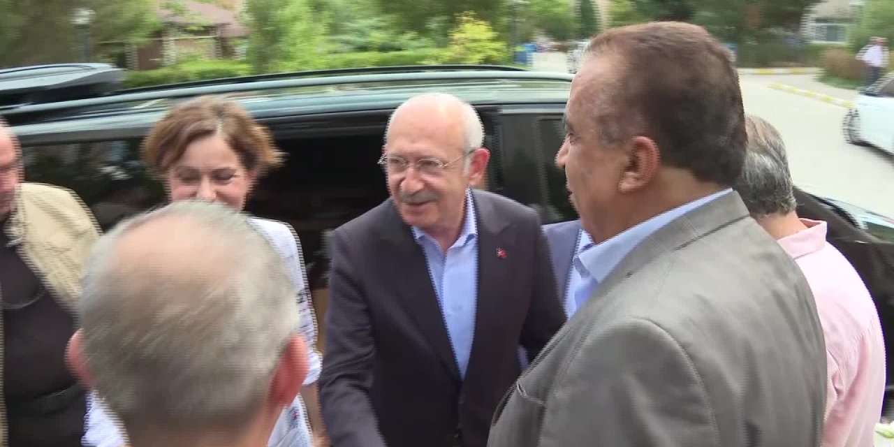 KILIÇDAROĞLU'NDAN BAĞLAMA SANATÇISI DOWN SENDROMLU ÇAĞATAY ARAS’A EVİNDE ZİYARET