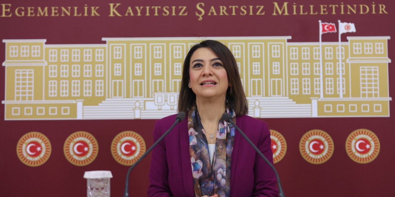 GAMZE TAŞCIER: 10 İLDE 21 KAMU HASTANESİNİ KAPATAN, ‘PARAN KADAR SAĞLIK’ ANLAYIŞIYLA VATANDAŞLARIMIZI ÖZEL HASTANELERE MECBUR BIRAKAN KİŞİ, RECEP TAYYİP ERDOĞAN’DIR