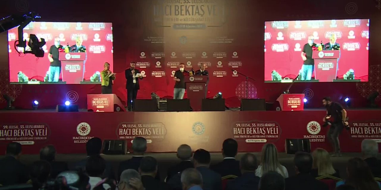 KILIÇDAROĞLU: "KİMİLERİ MUKTEDİRLER KARŞISINDA KORKTUĞU İÇİN SİNER, KİMİLERİ TARİHE MUKTEDİRLER KARŞISINDA SİNEN BİRİ OLARAK GEÇMEKTEN KORKTUĞU İÇİN AYAĞA KALKAR