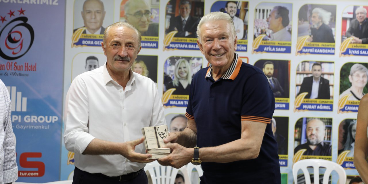 DUAYEN GAZETECİ UĞUR DÜNDAR, ALTINKUM YAZARLAR FESTİVALİ'NE KATILDI